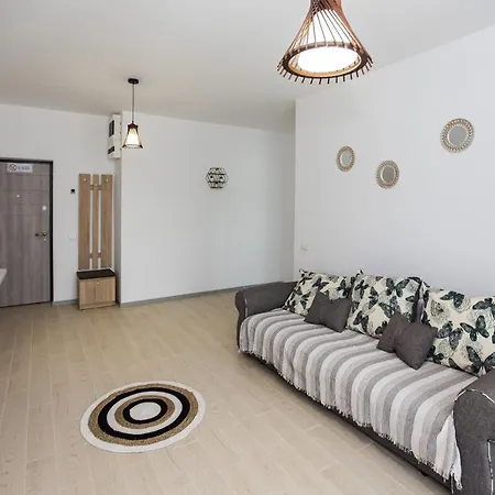 Апартаменты One Bedroom On The Ground Floor Near The